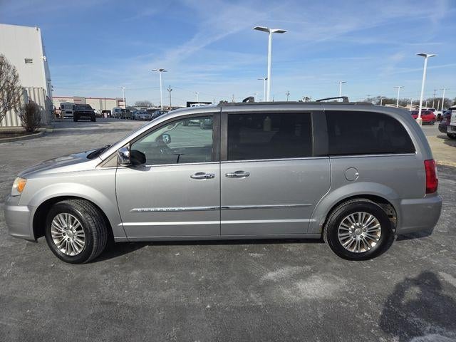2013 Chrysler Town & Country Touring-L