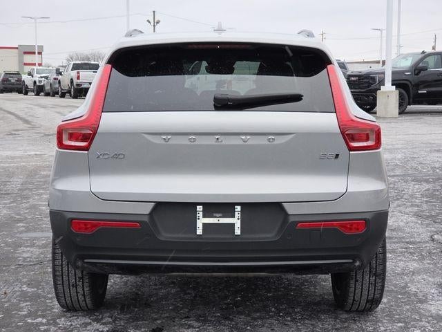 2025 Volvo XC40 B5 Plus Dark Theme