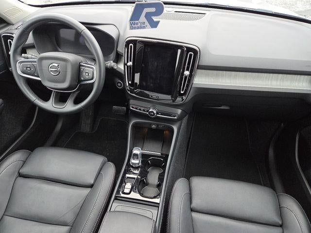 2025 Volvo XC40 B5 Plus Dark Theme