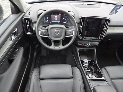 2025 Volvo XC40 B5 Plus Dark Theme