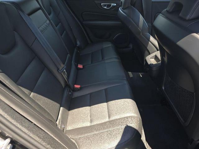 2022 Volvo S60 B5 AWD Momentum